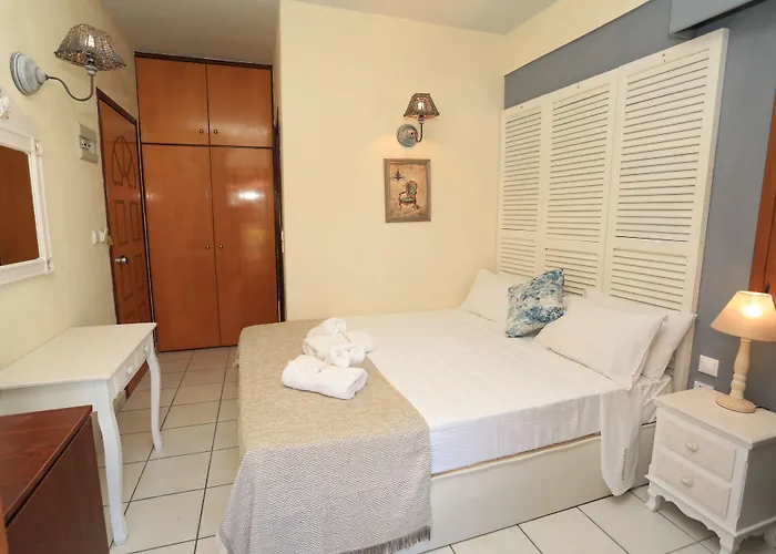 Magdalena 2* Пефкохори